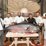 Hotel Royal Marina Luxe Hotel & Casino & Yacht Port 5*