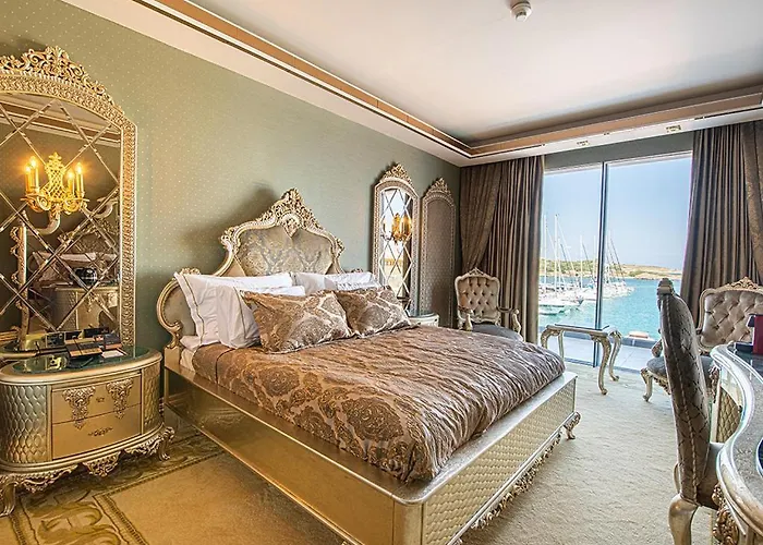 Royal Marina Luxe Hotel & Casino & Yacht Port ホテル キレニア