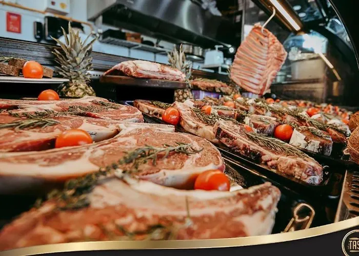 Royal Marina Luxe Hotel & Casino & Yacht Port ホテル 5*