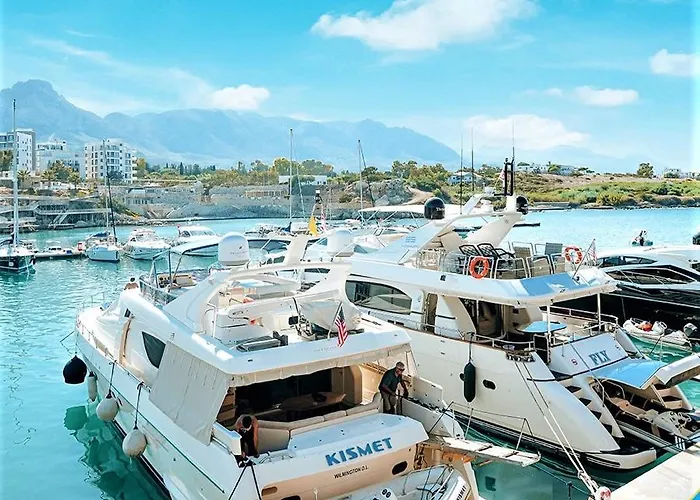 Royal Marina Luxe Hotel & Casino & Yacht Port 5*