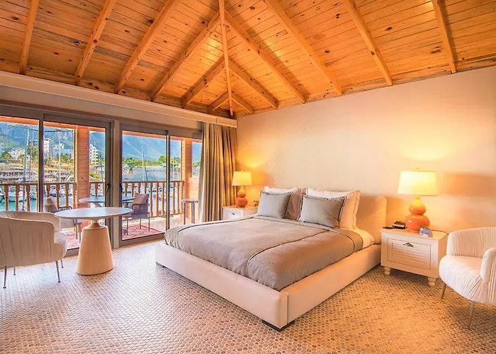 ホテル Royal Marina Luxe Hotel & Casino & Yacht Port