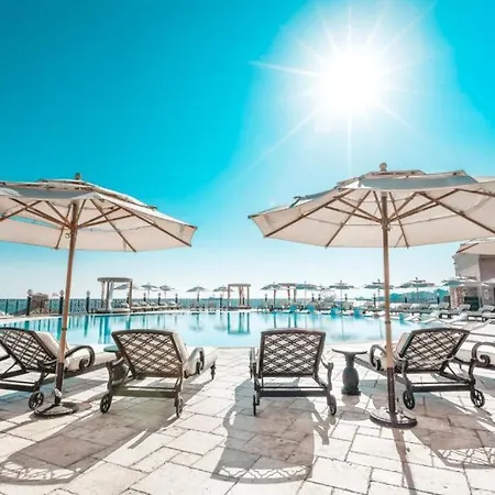 Royal Marina Luxe Hotel & Casino & Yacht Port Ξενοδοχείο