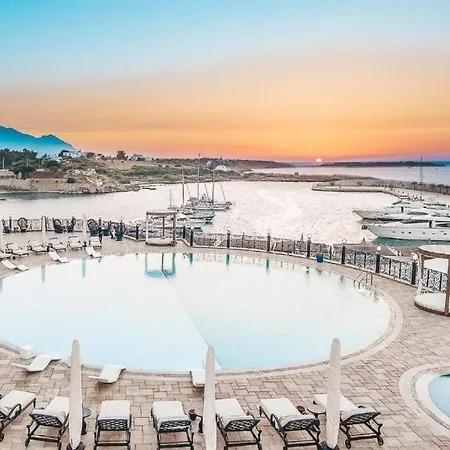 Ξενοδοχείο Royal Marina Luxe Hotel & Casino & Yacht Port 5*